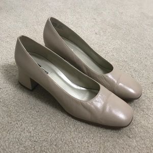 Vintage Beige Everlane Day Heel Dupe size 9.5